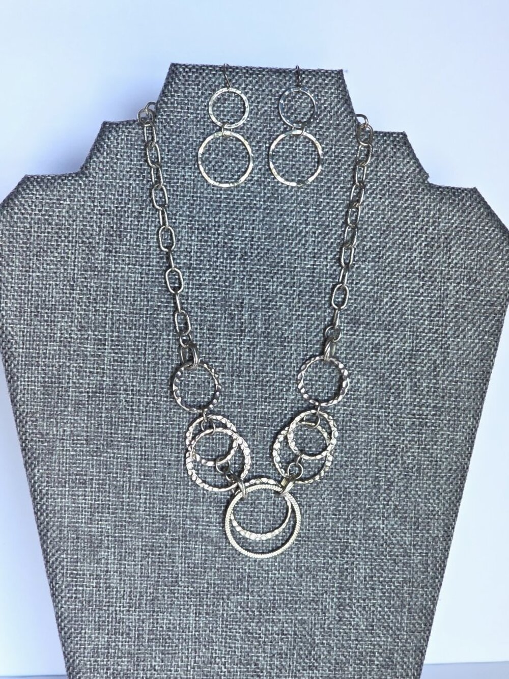 Silver Tone Geometric Link Necklace & Earrings Set Hammered Circles 18"